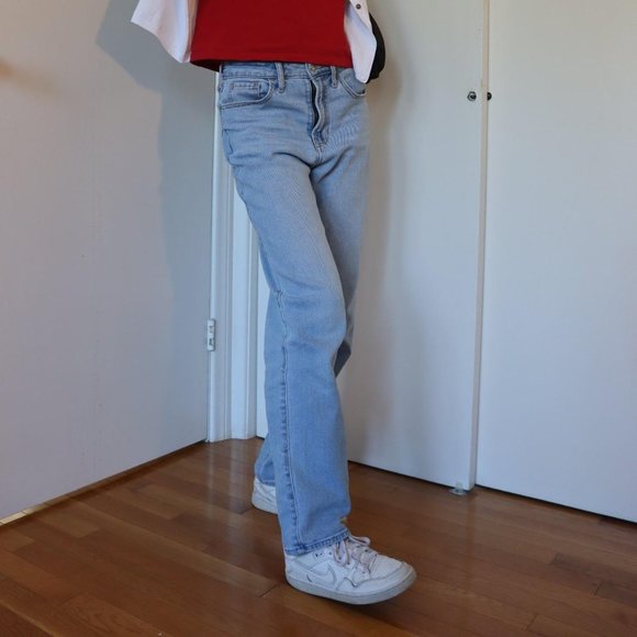 Hollister ultra high-rise vintage straight light wash jeans extra length - Picture 2 of 4